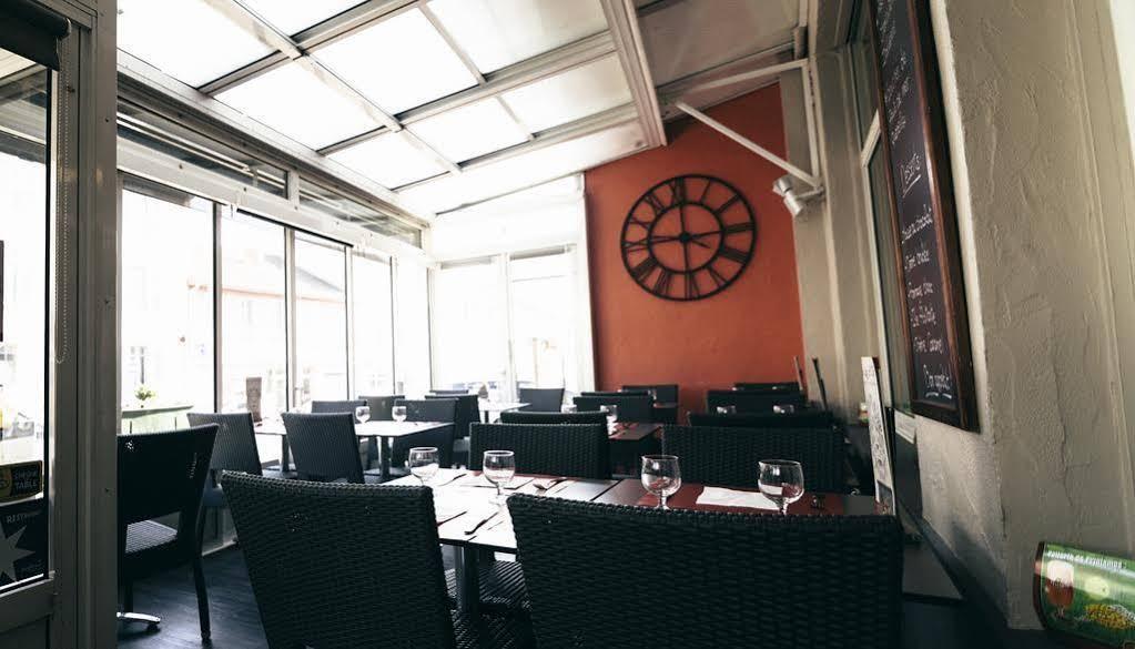 Hotel Brasserie Le Lion D'Or メクシミュー エクステリア 写真