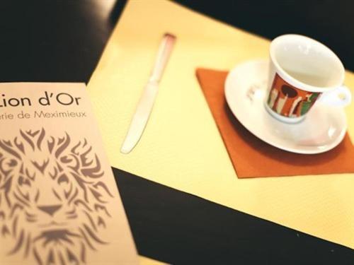 Hotel Brasserie Le Lion D'Or メクシミュー エクステリア 写真